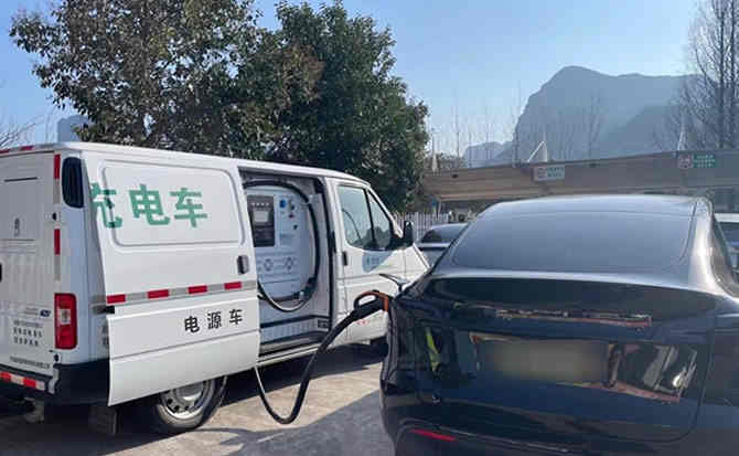 汉源汽车搭电